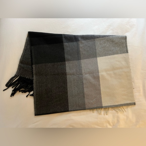 Scarf - Picture 2 of 2